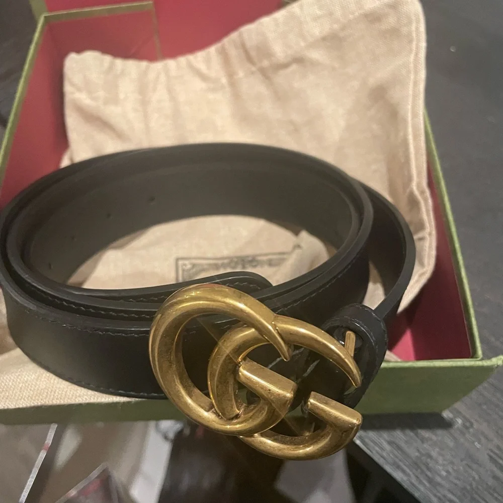 Gucci Black Leather Belt with Aged Gold Double G Buckle